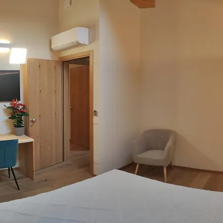 Bed & Breakfast Agrialloggio Fiore 3*